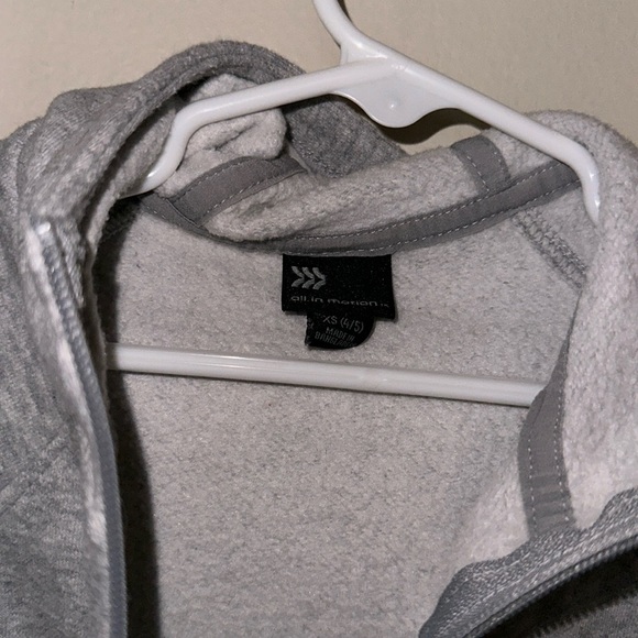 Kids All In Motion Hoodie Size 4/5. - Picture 2 of 4